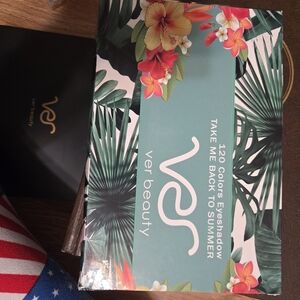 Ver Beauty 'Take Me Back to Summer' Eyeshadow Palette